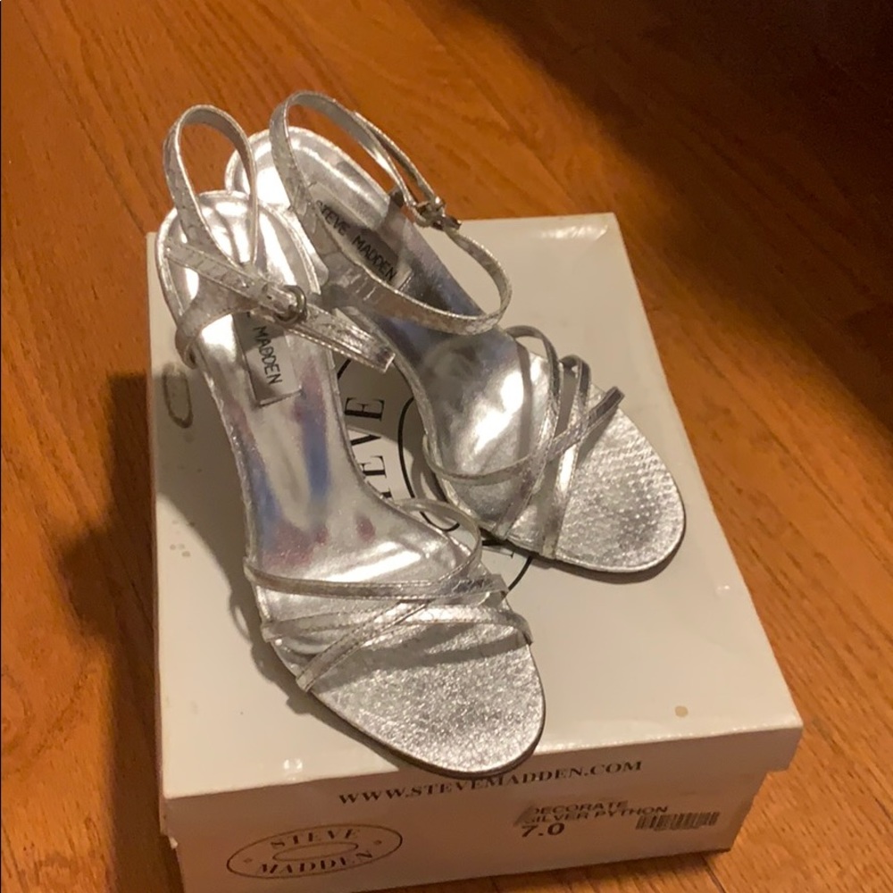 Steve Madden Silver python heels